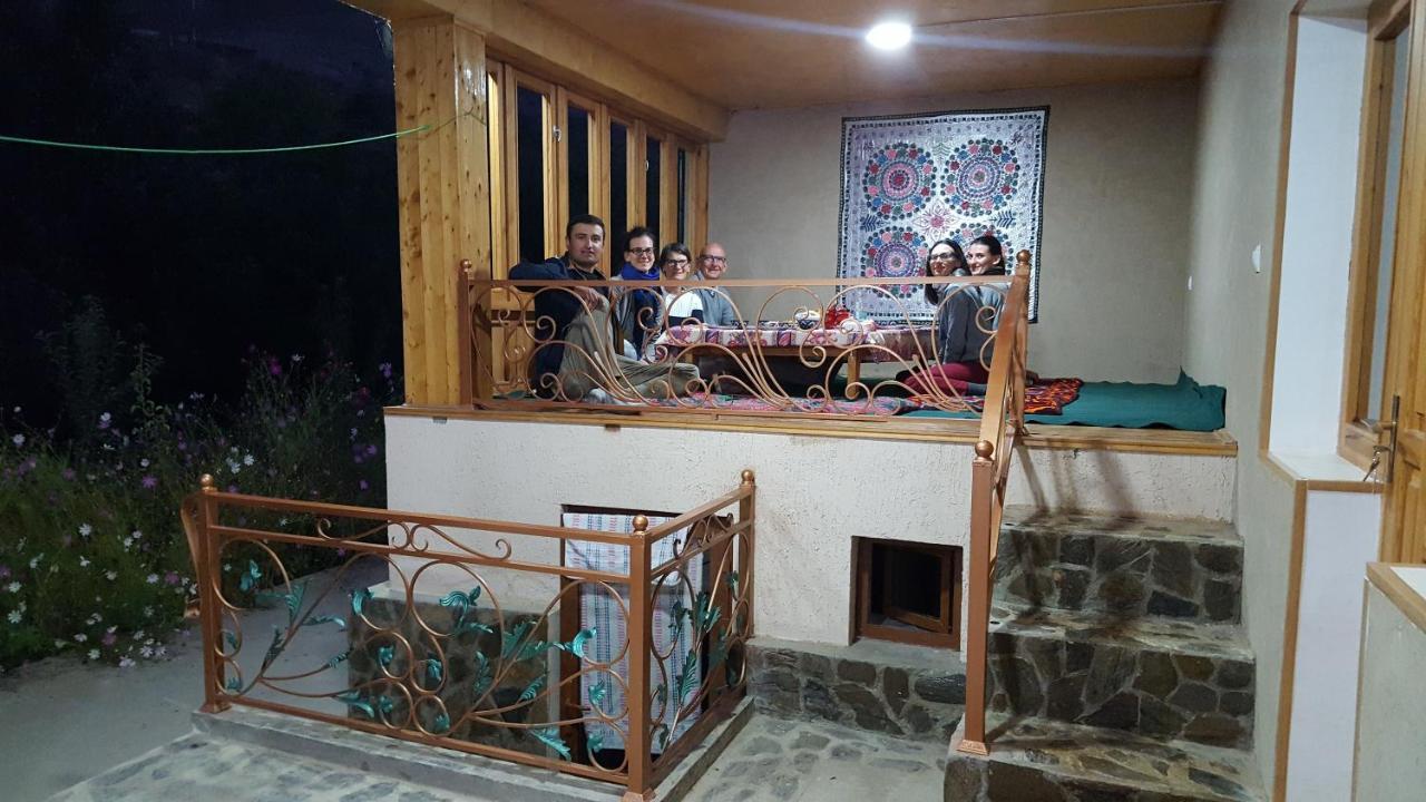 Hayat Guesthouse Nuratau Mountains Yukary-Ukhum Luaran gambar